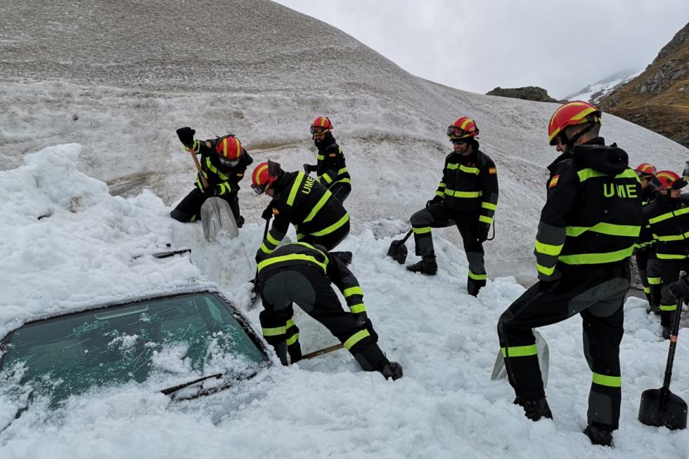 Simulacro de la UME en el Pirineo
