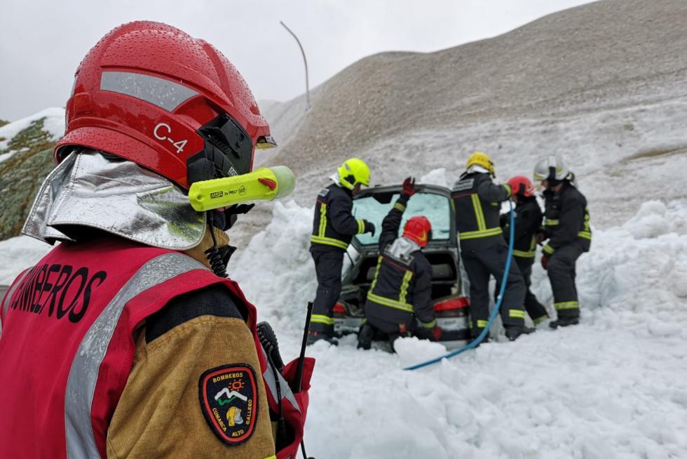 Simulacro de la UME en el Pirineo