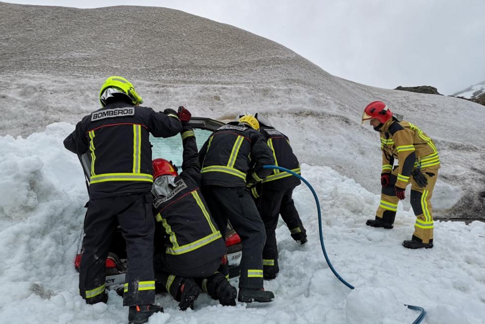 Simulacro de la UME en el Pirineo