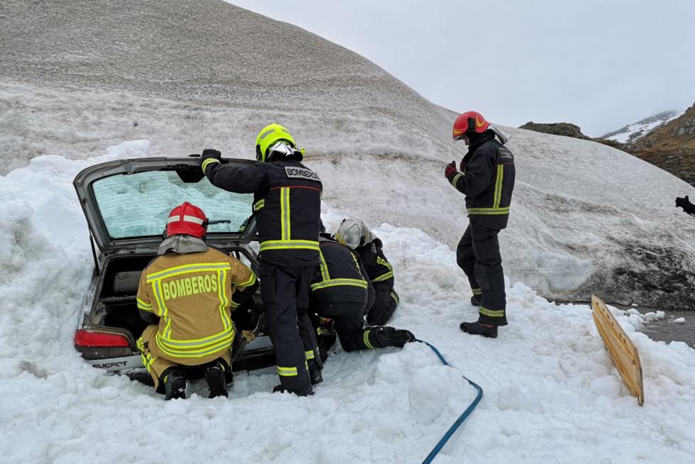 Simulacro de la UME en el Pirineo