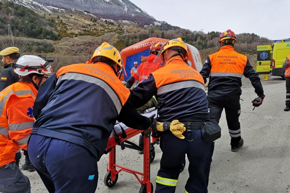 Simulacro de la UME en el Pirineo