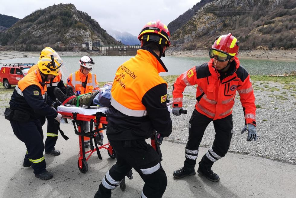 Simulacro de la UME en el Pirineo