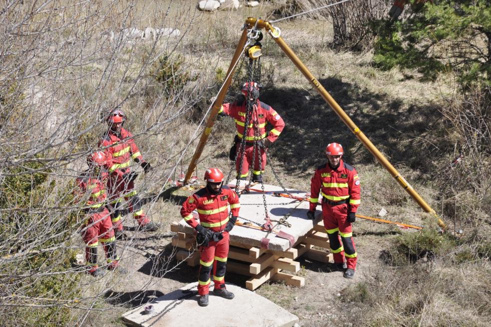 Simulacro de la UME en el Pirineo