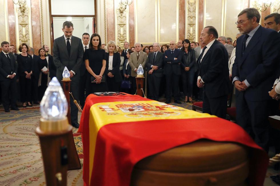 Imágenes de duelo y de la capilla ardiente de Alfredo Pérez Rubalcaba