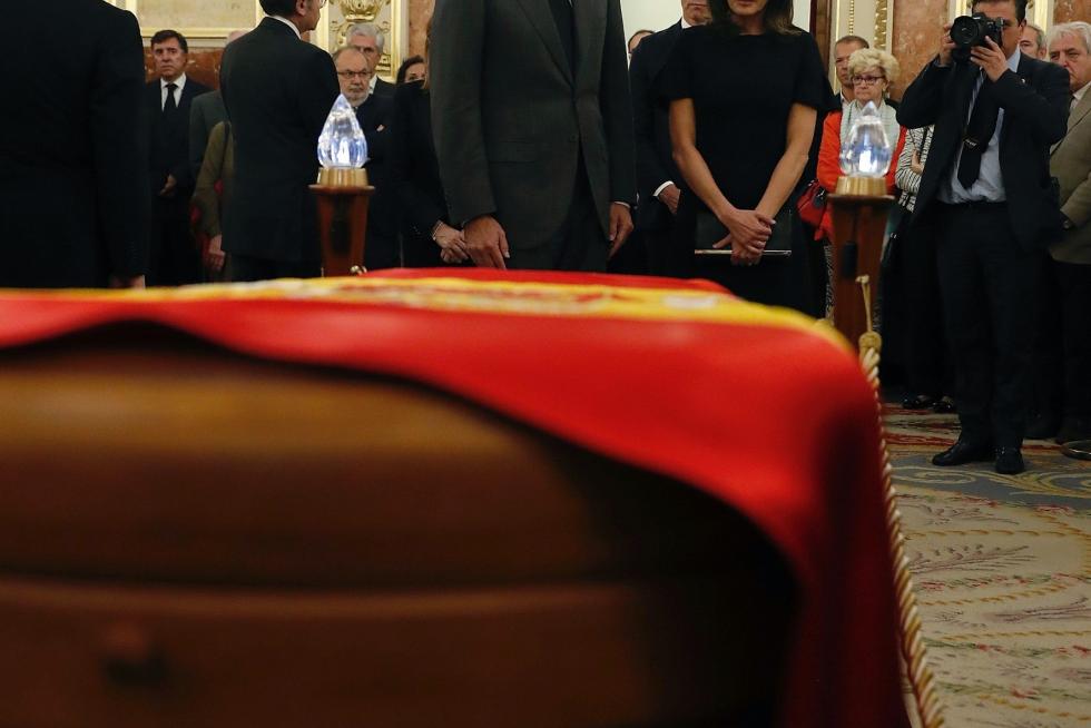 Imágenes de duelo y de la capilla ardiente de Alfredo Pérez Rubalcaba