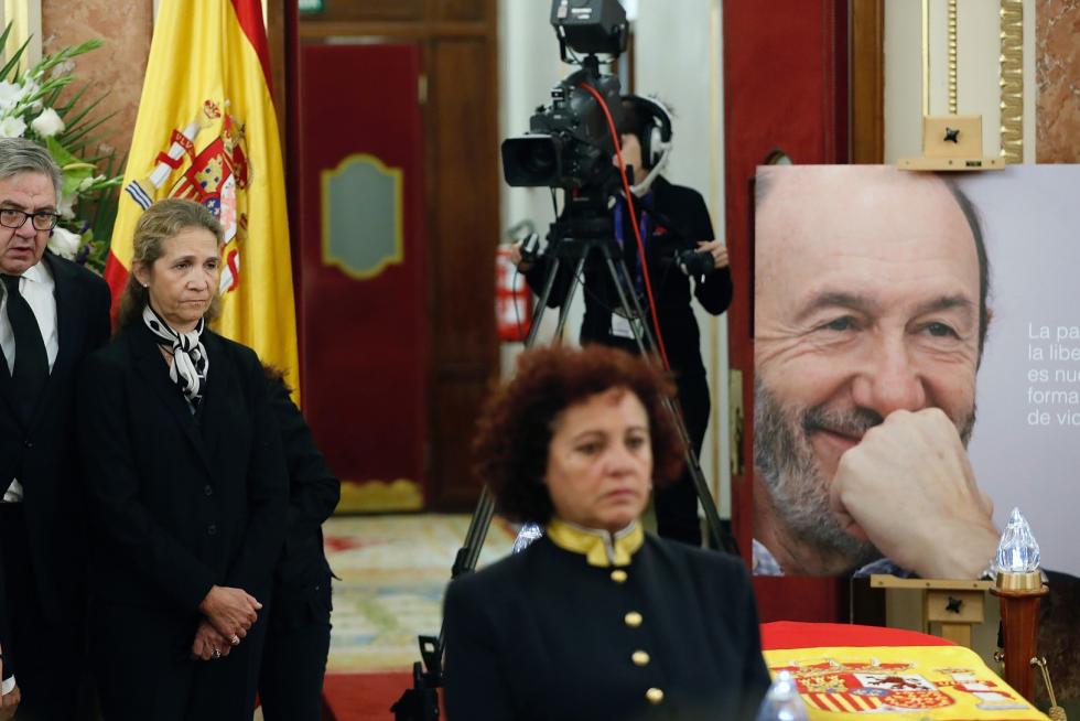 Imágenes de duelo y de la capilla ardiente de Alfredo Pérez Rubalcaba