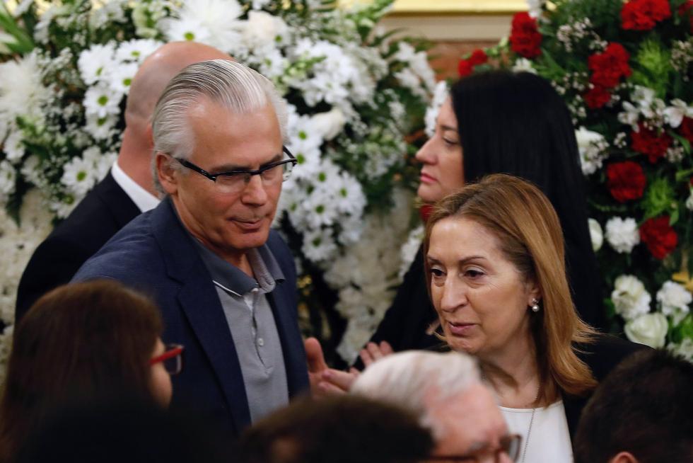 Imágenes de duelo y de la capilla ardiente de Alfredo Pérez Rubalcaba