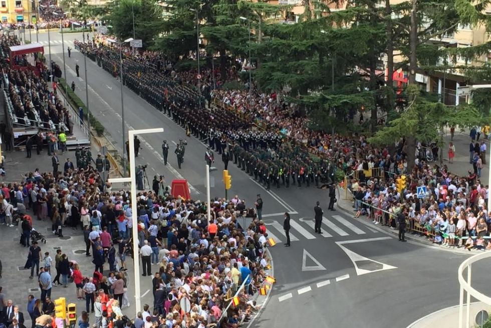 Desfile de la Guardia Civil en Huesca