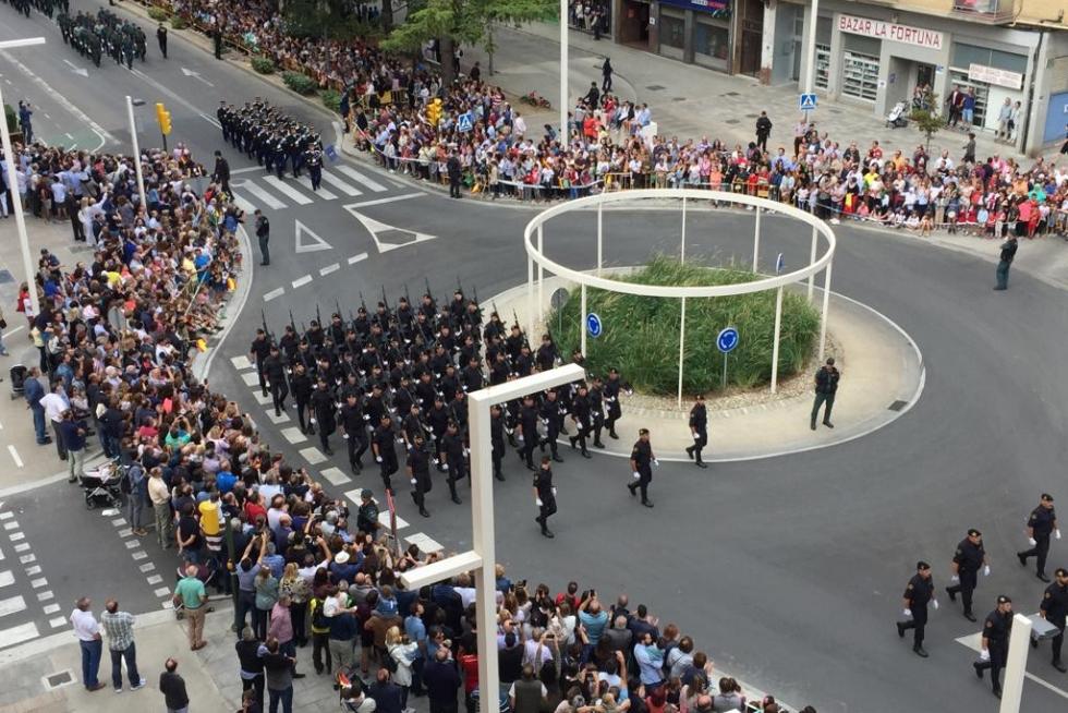 Desfile de la Guardia Civil en Huesca