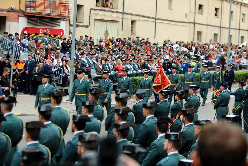Desfile de la Guardia Civil en Huesca