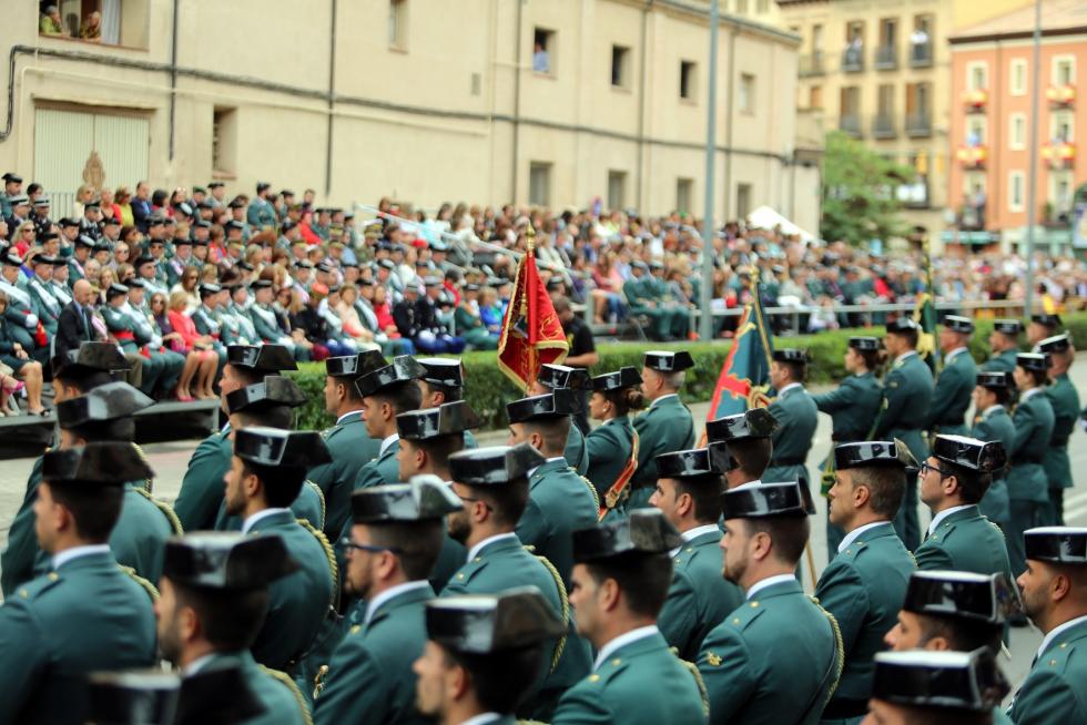 Desfile de la Guardia Civil en Huesca