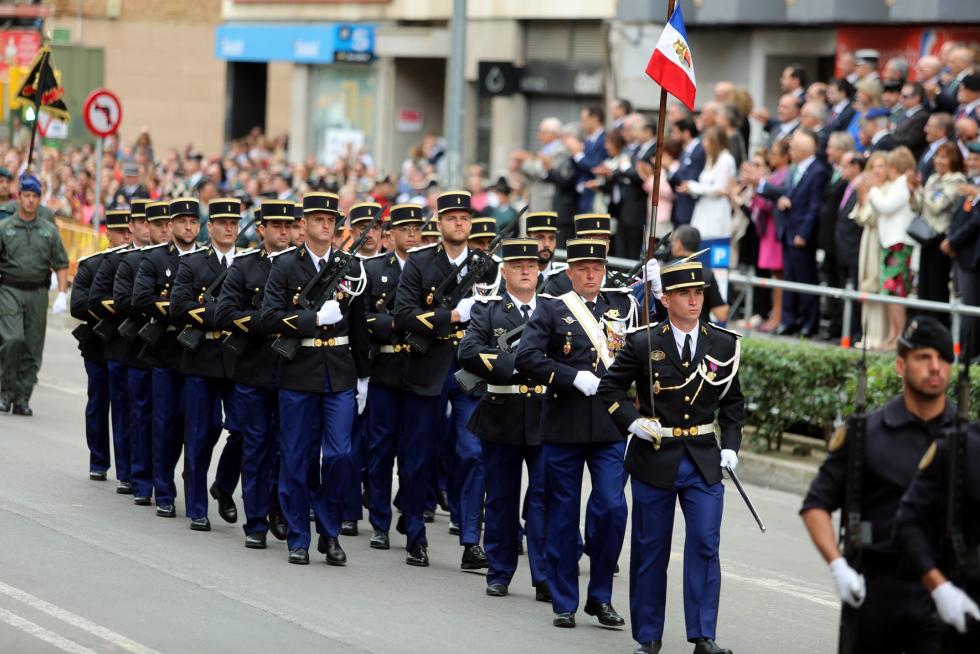 Desfile de la Guardia Civil en Huesca