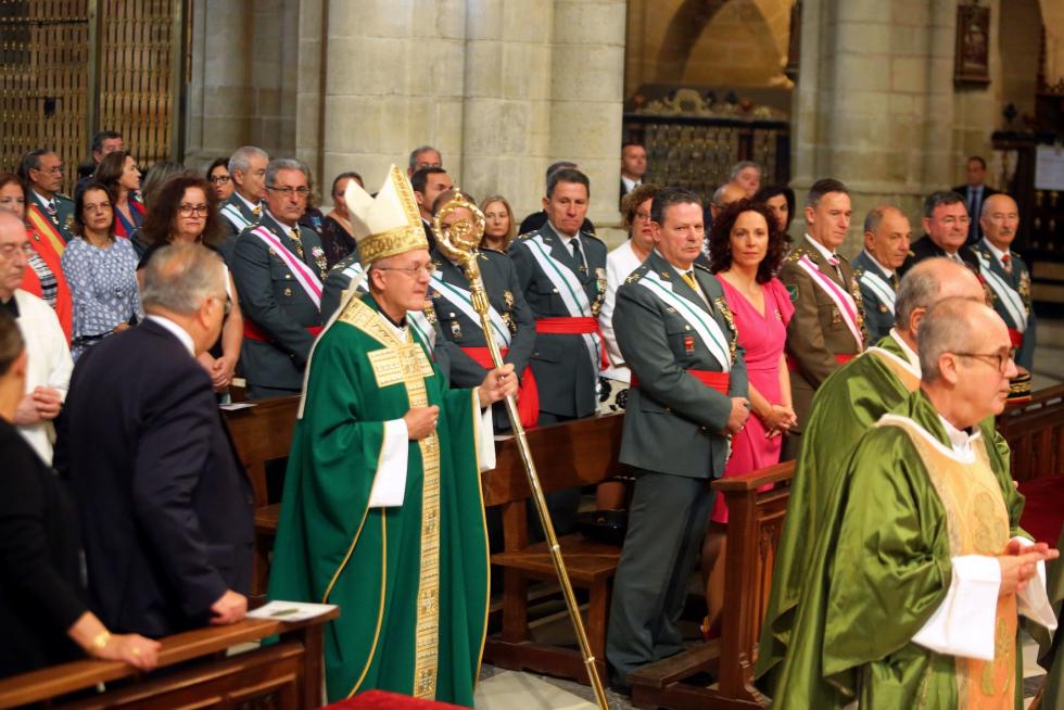 Desfile de la Guardia Civil en Huesca