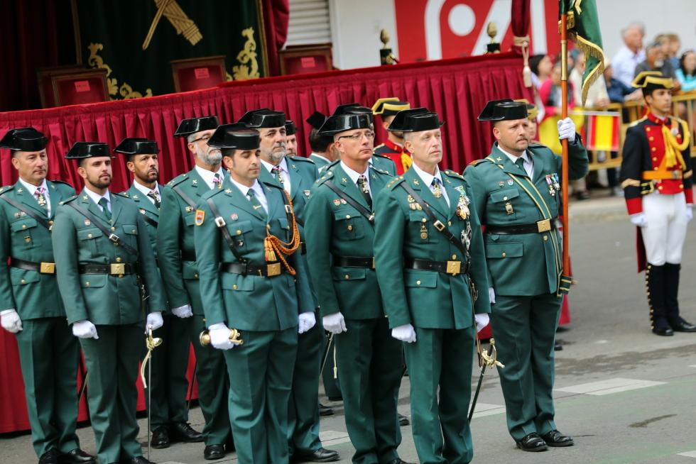 Desfile de la Guardia Civil en Huesca
