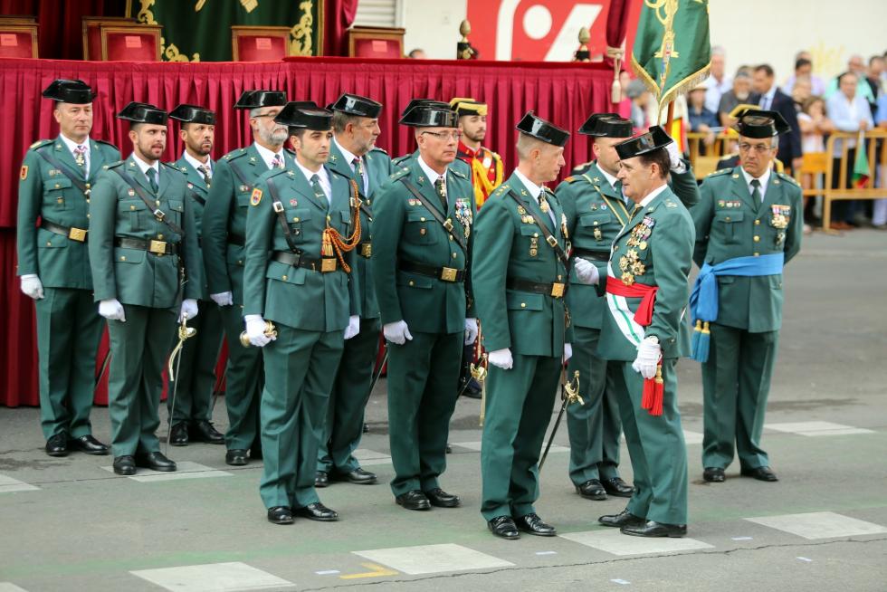 Desfile de la Guardia Civil en Huesca
