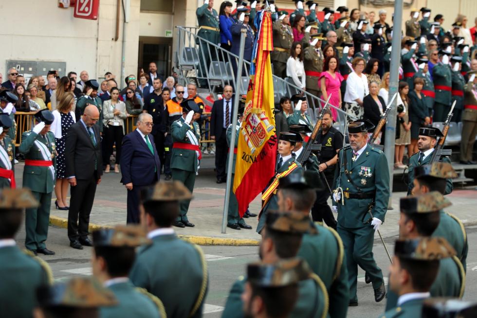 Desfile de la Guardia Civil en Huesca