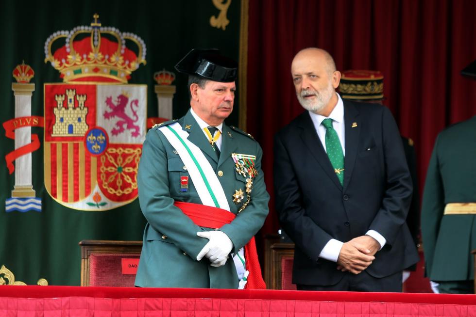 Desfile de la Guardia Civil en Huesca