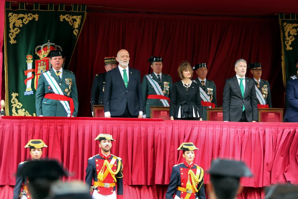 Desfile de la Guardia Civil en Huesca