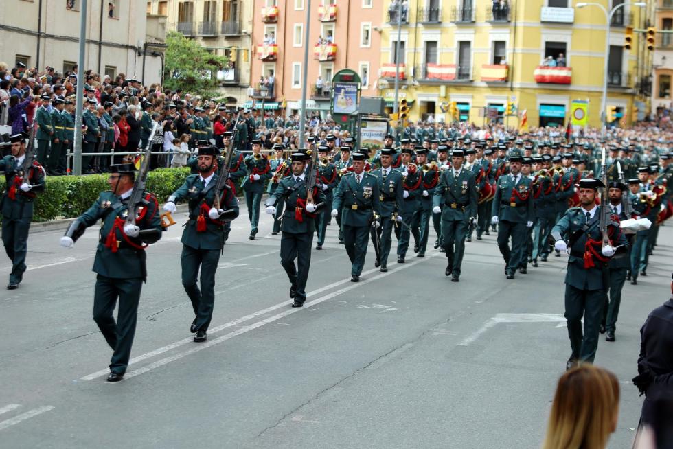 Desfile de la Guardia Civil en Huesca