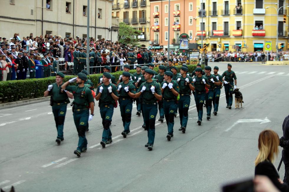 Desfile de la Guardia Civil en Huesca