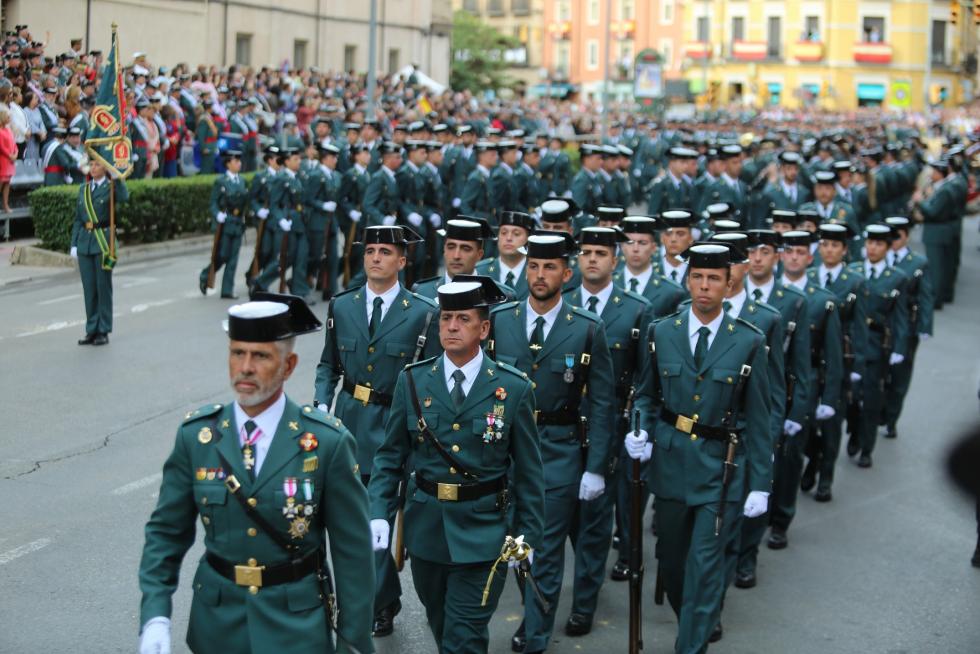 Desfile de la Guardia Civil en Huesca