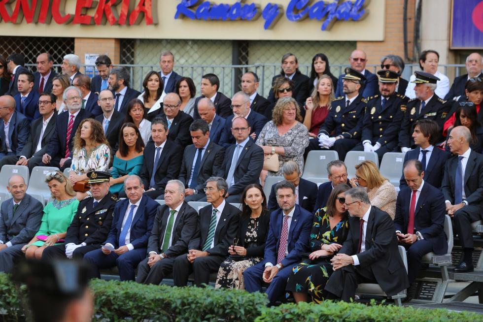 Desfile de la Guardia Civil en Huesca