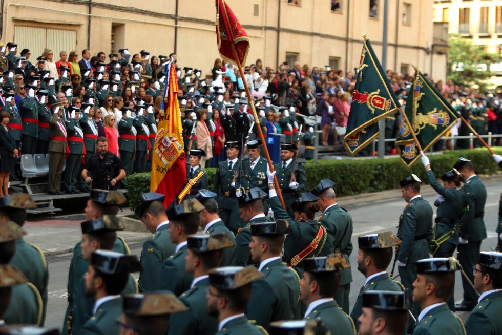 Desfile de la Guardia Civil en Huesca
