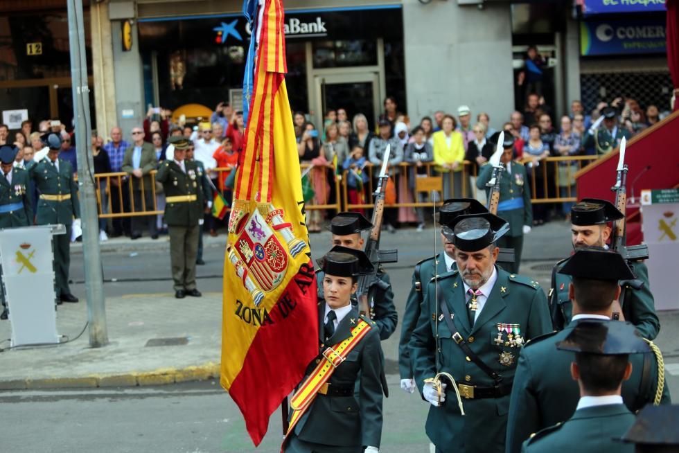 Desfile de la Guardia Civil en Huesca