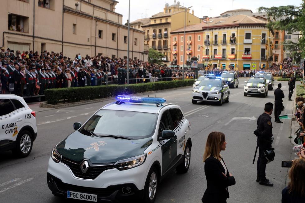 Desfile de la Guardia Civil en Huesca
