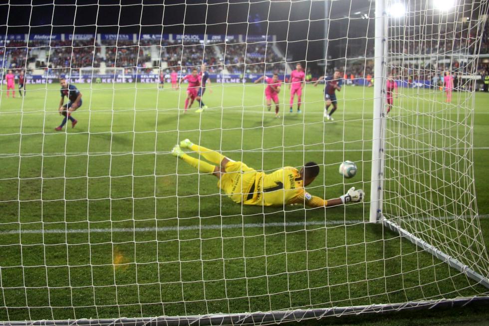 Partido Huesca-Málaga