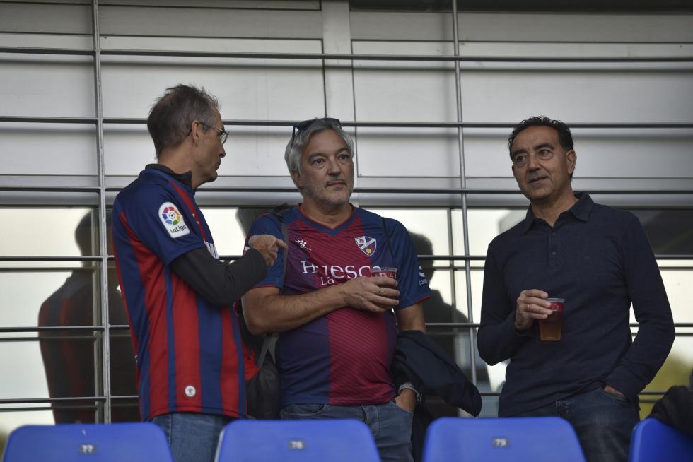 El Huesca vence al Elche en el Alcoraz (2-0)