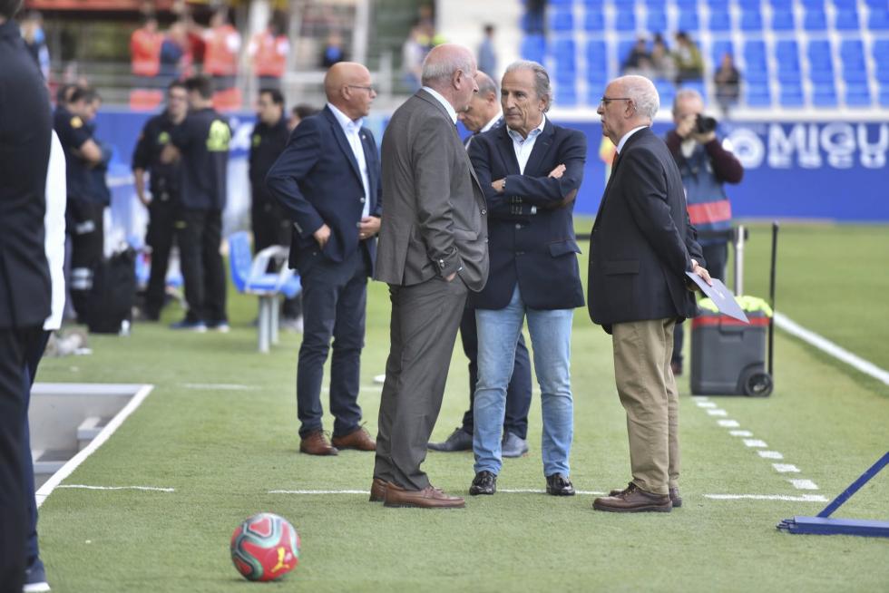 El Huesca vence al Elche en el Alcoraz (2-0)