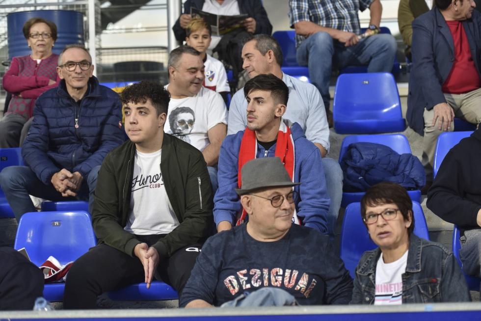 El Huesca vence al Elche en el Alcoraz (2-0)
