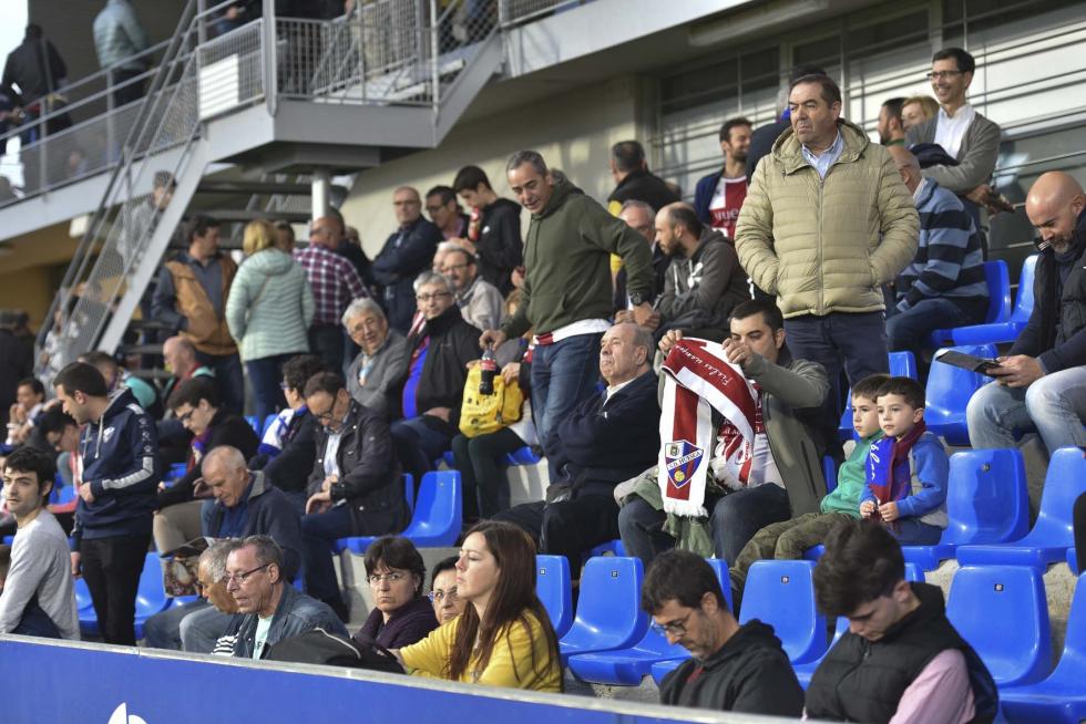 El Huesca vence al Elche en el Alcoraz (2-0)
