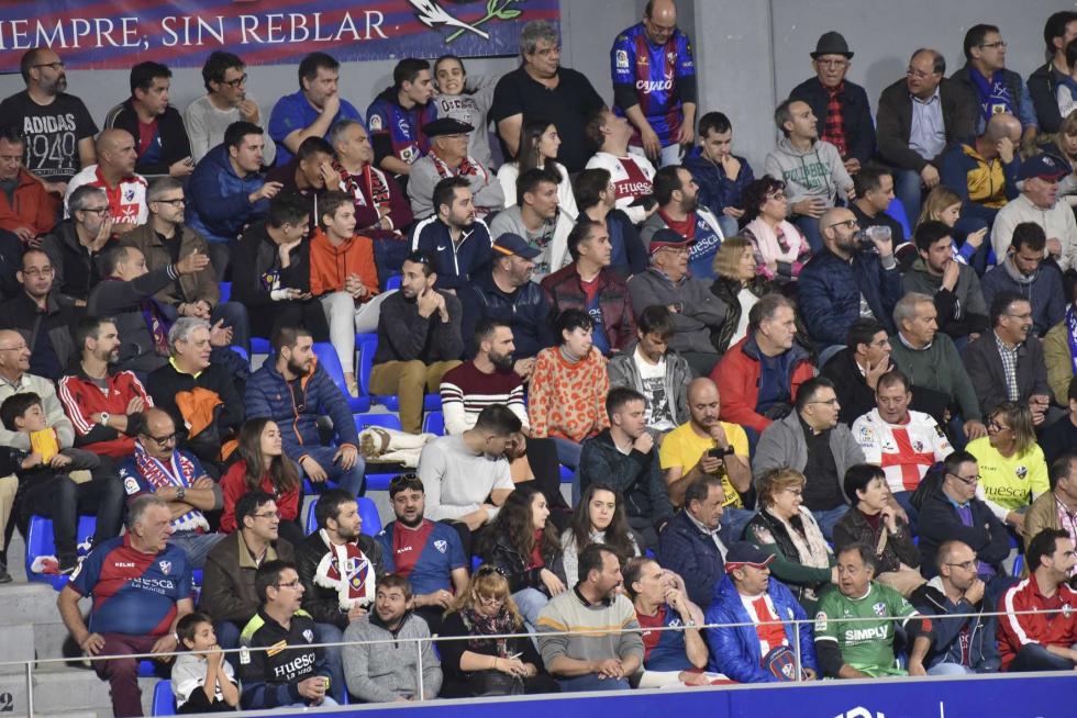 El Huesca vence al Elche en el Alcoraz (2-0)
