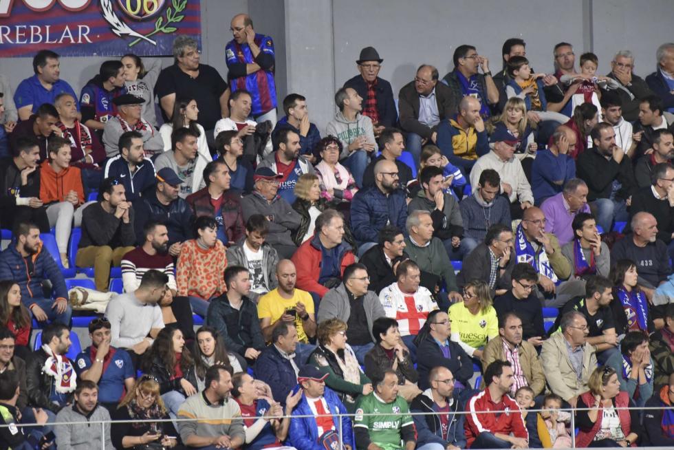 El Huesca vence al Elche en el Alcoraz (2-0)