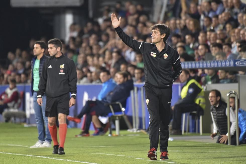 El Huesca vence al Elche en el Alcoraz (2-0)