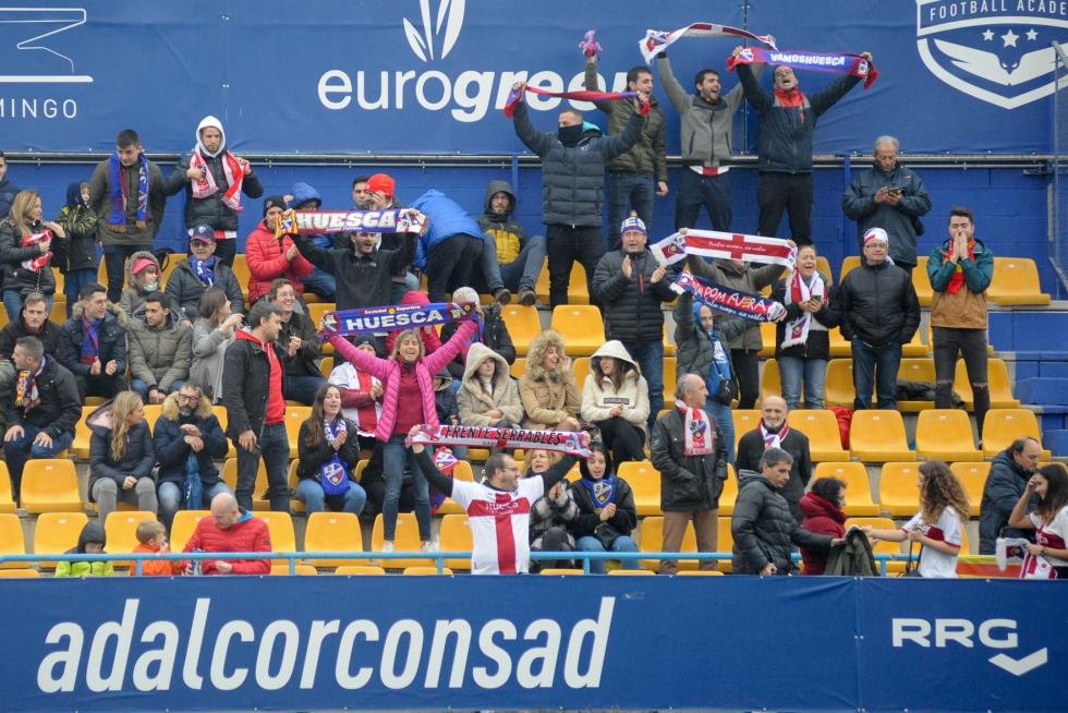 El Huesca derrota al Alcorcón 0-2 en Santo Domingo