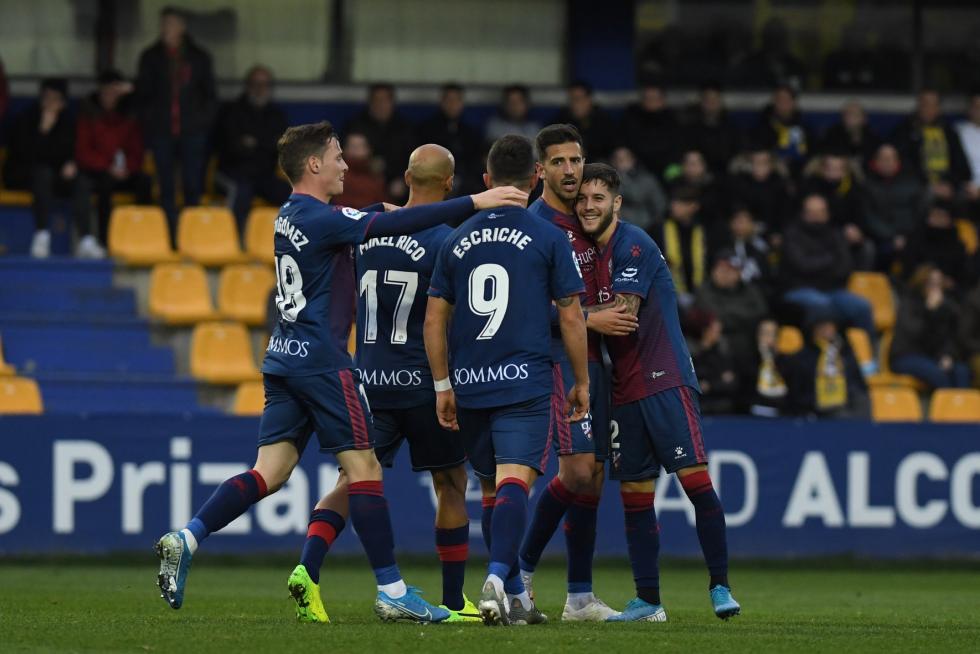 El Huesca derrota al Alcorcón 0-2 en Santo Domingo