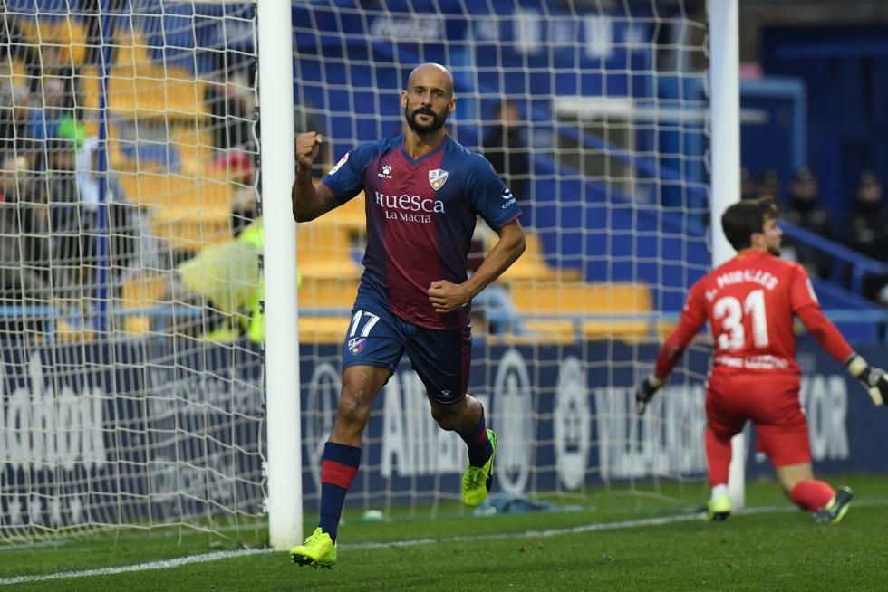 El Huesca derrota al Alcorcón 0-2 en Santo Domingo