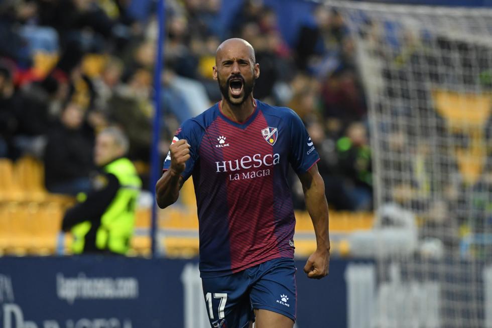 El Huesca derrota al Alcorcón 0-2 en Santo Domingo