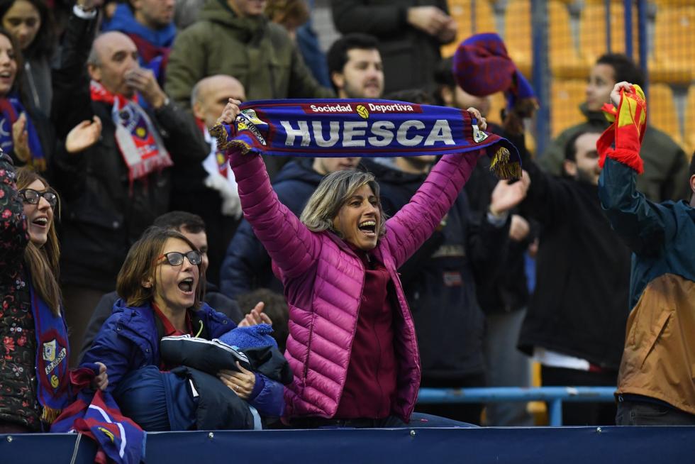 El Huesca derrota al Alcorcón 0-2 en Santo Domingo