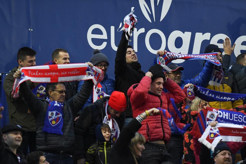 El Huesca derrota al Alcorcón 0-2 en Santo Domingo
