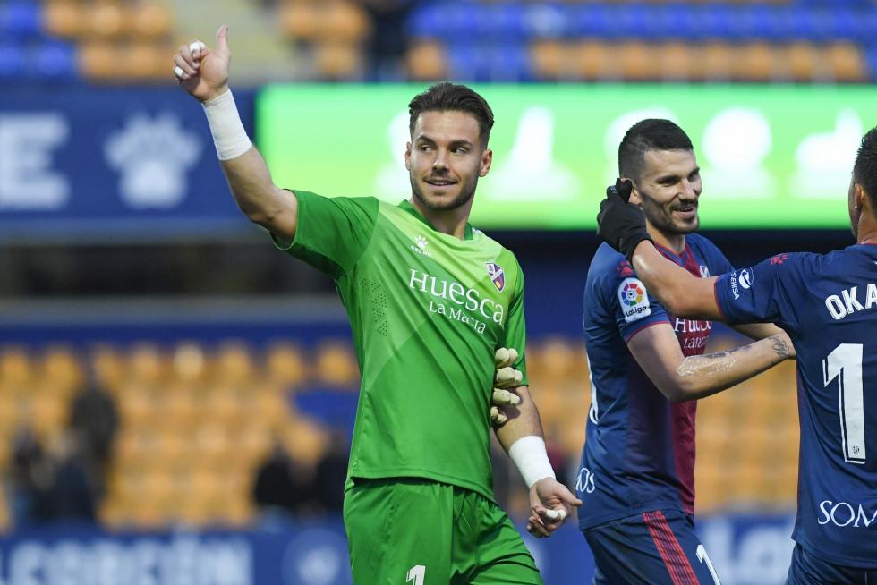 El Huesca derrota al Alcorcón 0-2 en Santo Domingo
