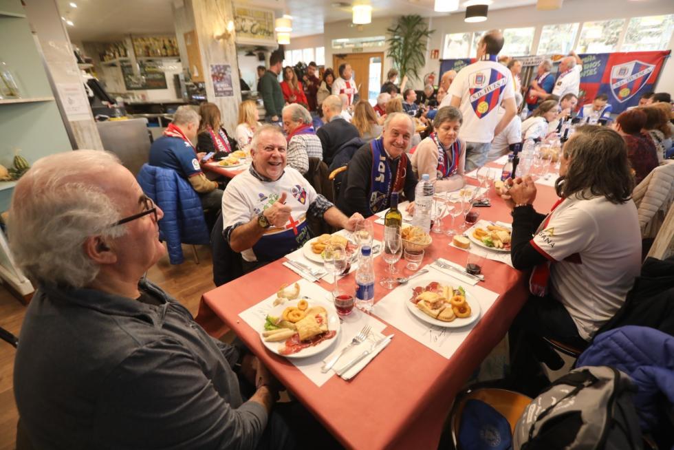 Todas las fotos del derbi Huesca-Zaragoza