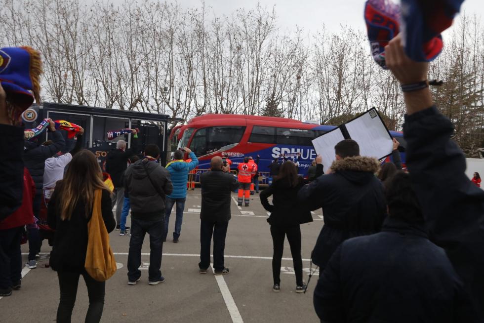 Todas las fotos del derbi Huesca-Zaragoza