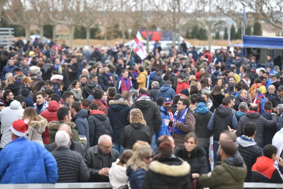 Todas las fotos del derbi Huesca-Zaragoza
