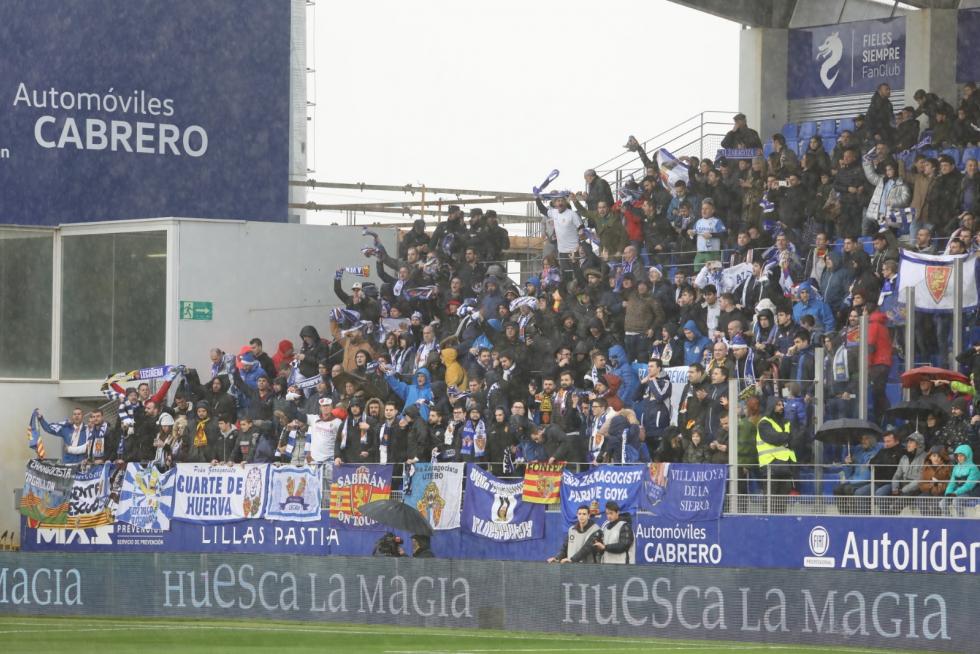 Todas las fotos del derbi Huesca-Zaragoza