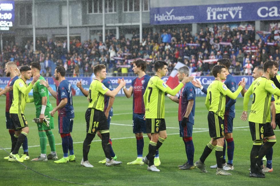 Todas las fotos del derbi Huesca-Zaragoza
