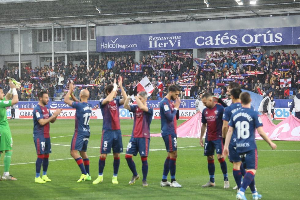 Todas las fotos del derbi Huesca-Zaragoza